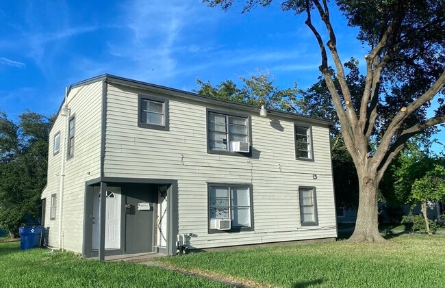 Building Photo - 1138 4th Ave N Rental
