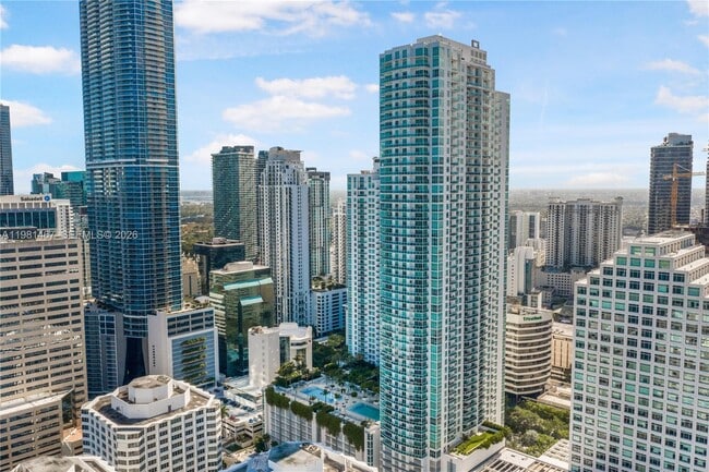 Building Photo - 950 Brickell Bay Dr Unit 1403