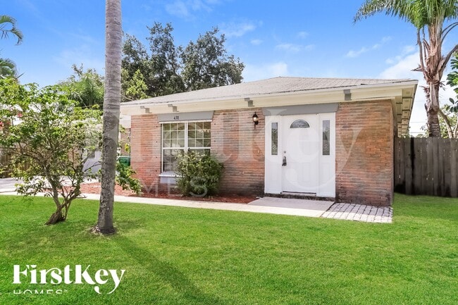 Photo - 438 SE Streamlet Ave