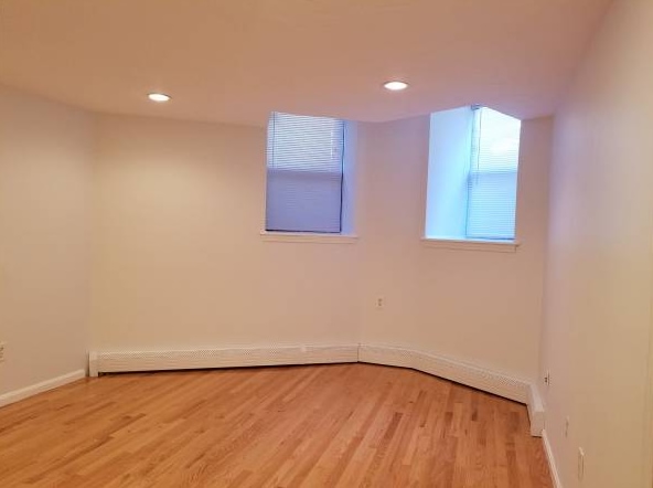 Building Photo - 36 Peterborough St Unit G2
