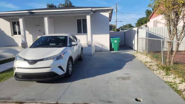 Photo - 3191 NW 18th St