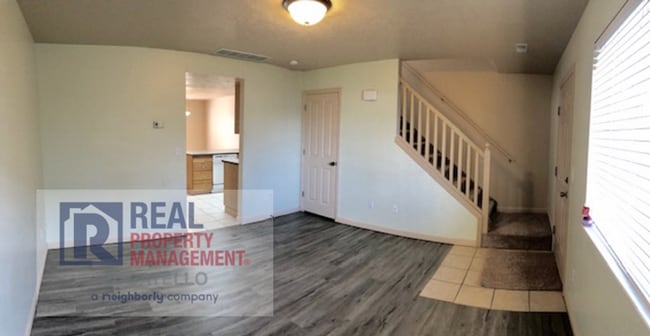 Photo - 2 bedroom 1.5 bath Townhome - 1 Car Garage