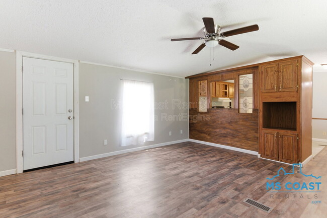 Photo - 2076 Pine Hill Rd