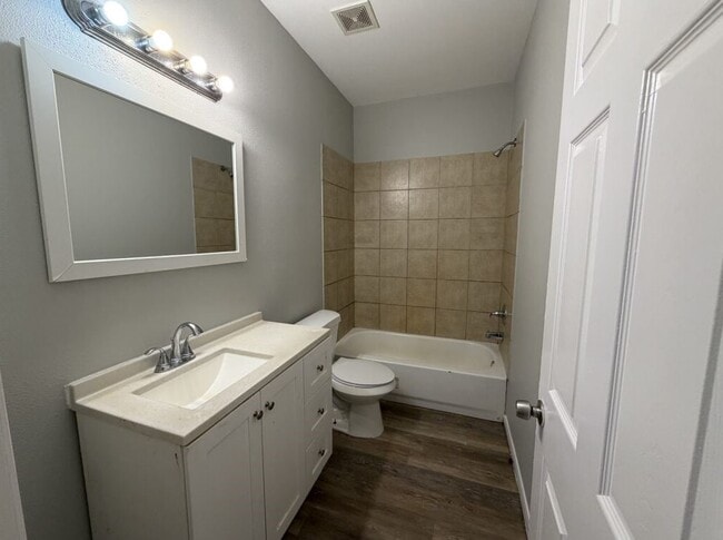 Photo - 3118 Barberry Dr