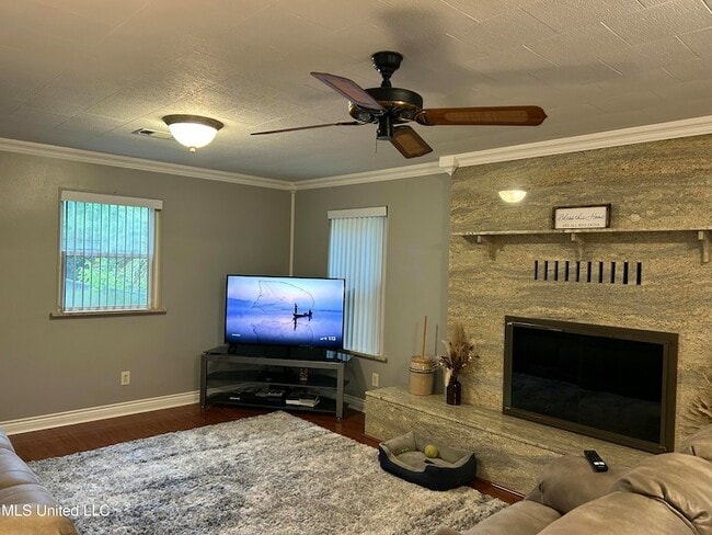 Photo - 14008 Dundeewood Rd