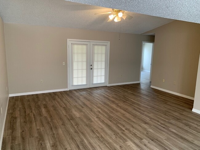 Photo - SHARP 4/2/2 SPRING HILL