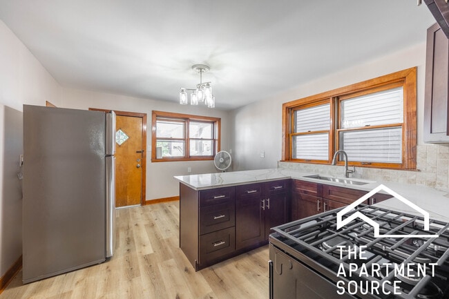 Photo - 2040 W Cullerton St Unit 2