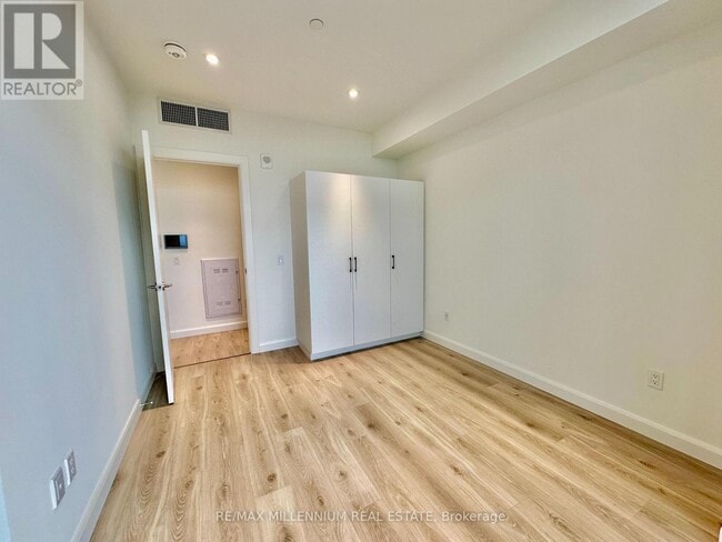 Photo - 741 King St W Unit 907