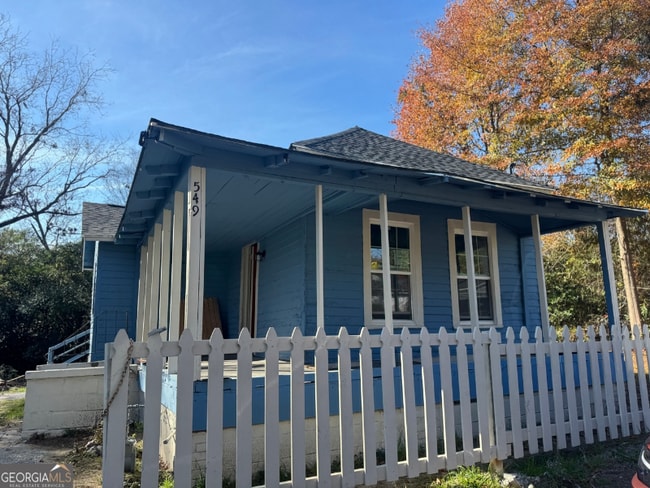 Photo - 549 Williams St E