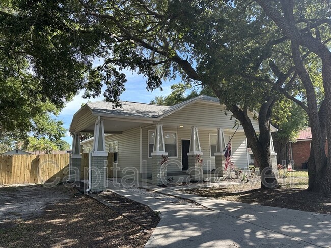 Building Photo - 1215 E 29th Ave