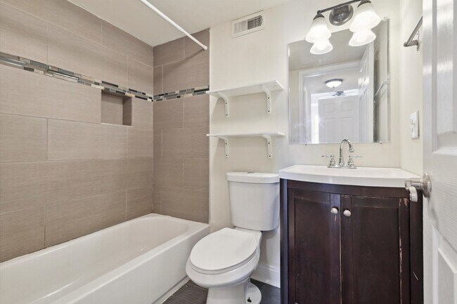 Photo - 1408 Willington St Unit A