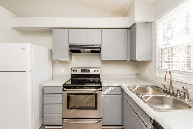 Photo - 106 Woodspur Rd