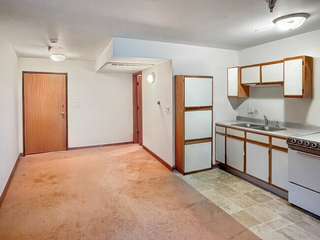 Photo - Tall Timber Apartments