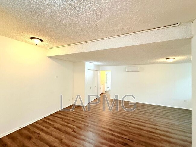 Photo - 808 Princeton St