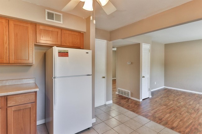 Photo - 471 S Holmes Ave