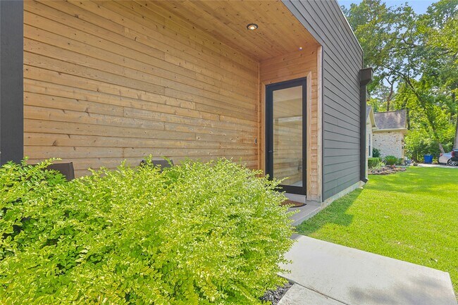 Photo - 1550 Ashway St