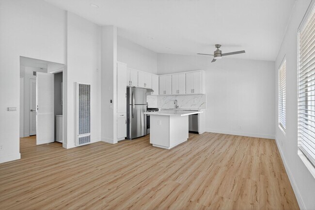 1066 Coronado Ave Unit 302