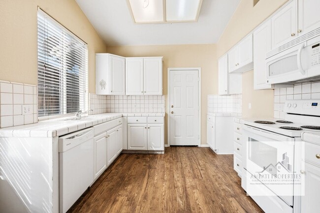 Photo - 3 Bed 2 Bath in Clovis Unified School District!