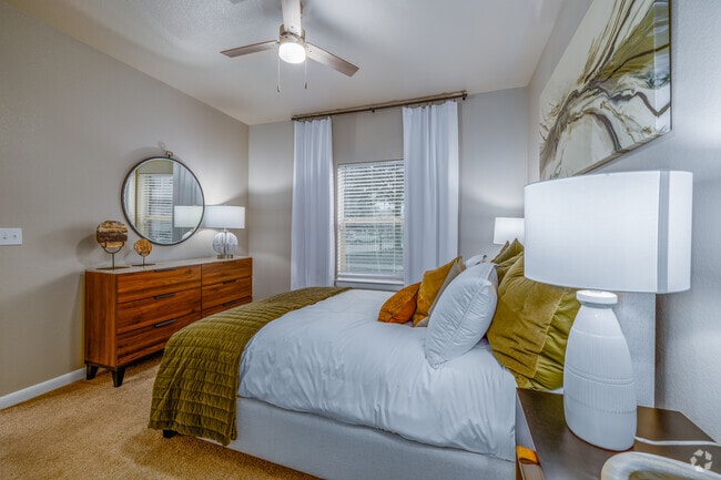 1BR, 1BA - 675SF - Bedroom