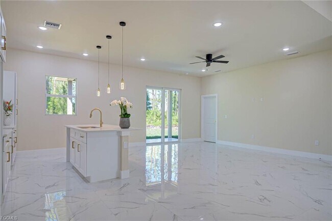 Photo - 3414 74th St W