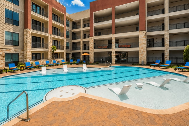 Photo - The Residences at Pearland Town Center