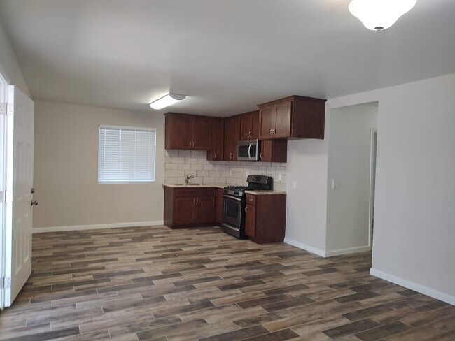 Photo - 14294 S Broadway