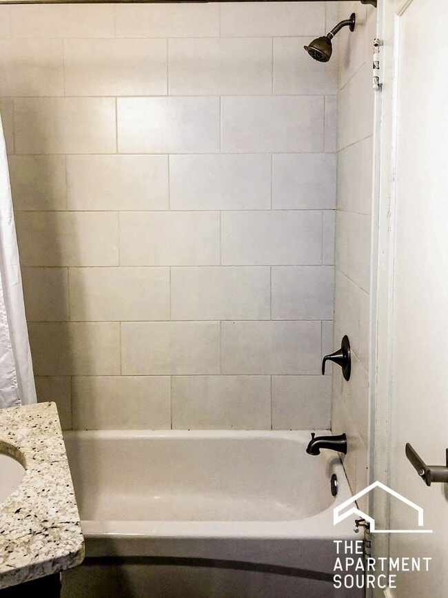 Photo - 2231 W Wilson Ave Unit 2