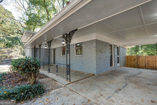 Photo - 3823 Kingswood Dr