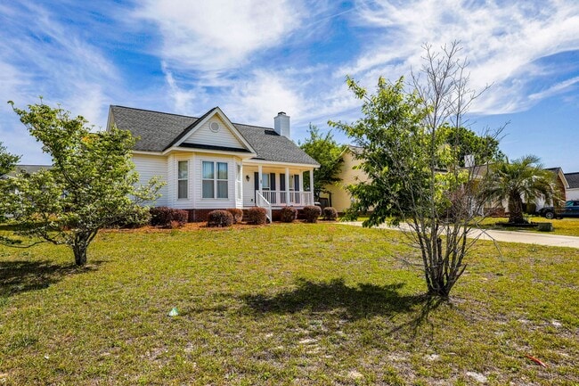 Photo - Refined 3-Bedroom Home with New LVP Flooring in Prime West Columbia Location!