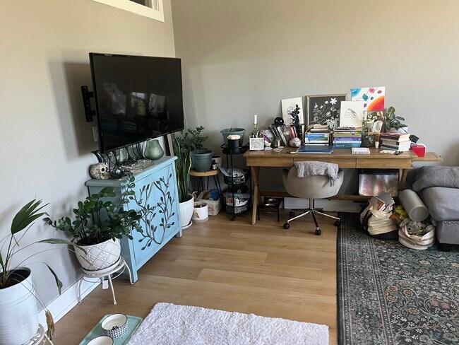 Living room - 1704 Church St Apartment Unit 303