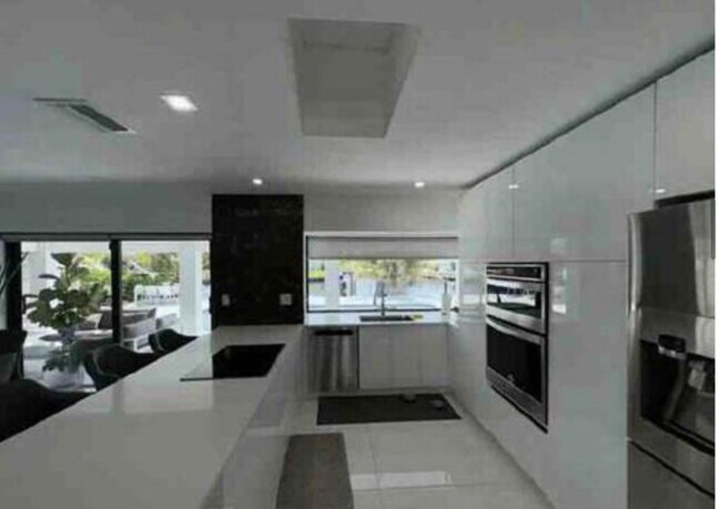 Photo - 991 SE 9th Ave