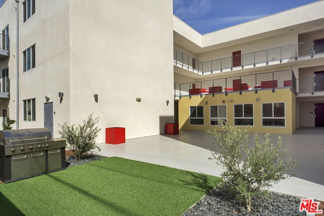 Photo - 6925 Knowlton Pl Unit 302