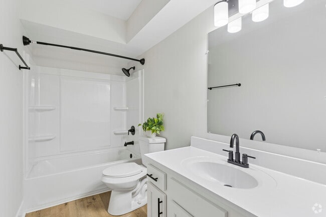 Elite 2BR, 1BA - 790SF - Bathroom