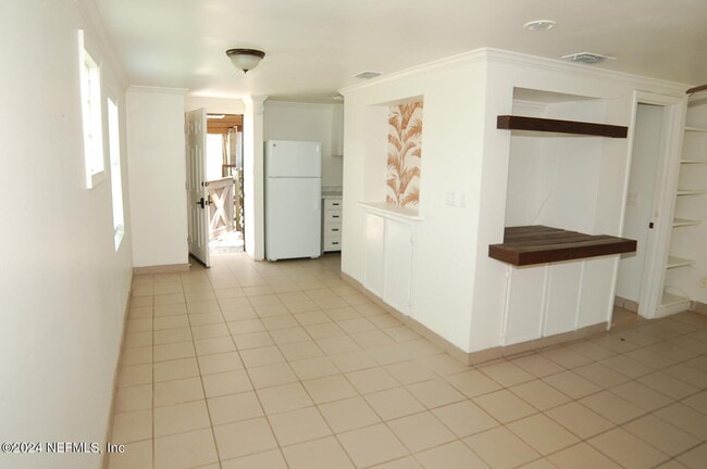 Building Photo - 222 7th Ave S Rental