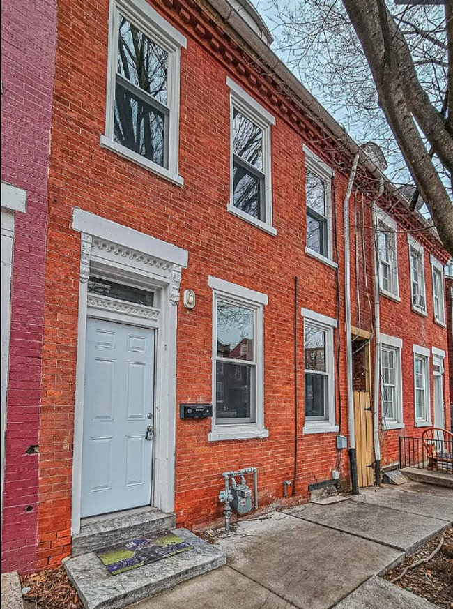 Photo - 4 Bedroom 1 Bathroom Rowhome in Lancaster!