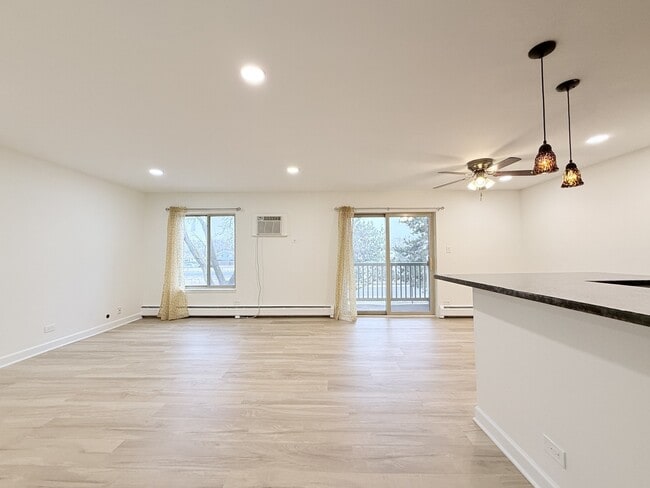 Photo - 460 N Wilke Rd Unit 201