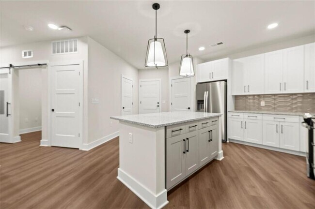 Photo - 2648 Sandy Plains Rd Unit 420