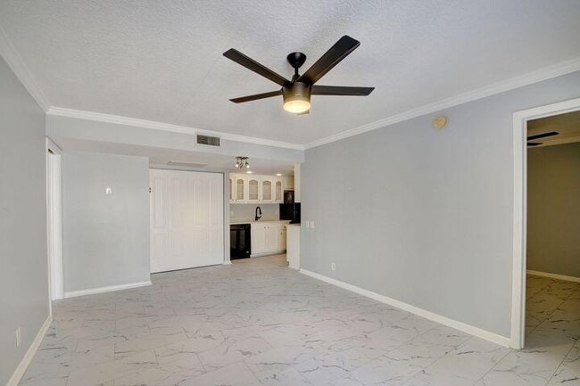 Photo - 612 Executive Center Dr Unit 103