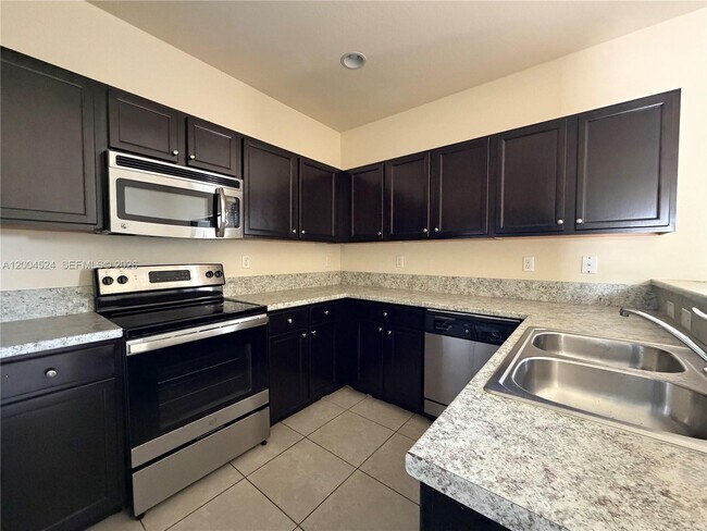 Photo - 544 SE 32nd Ave