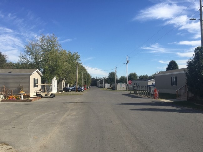 Photo - Ashwood Village