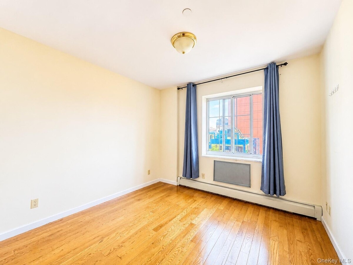 Photo - 35-06 Leavitt St Unit 7B