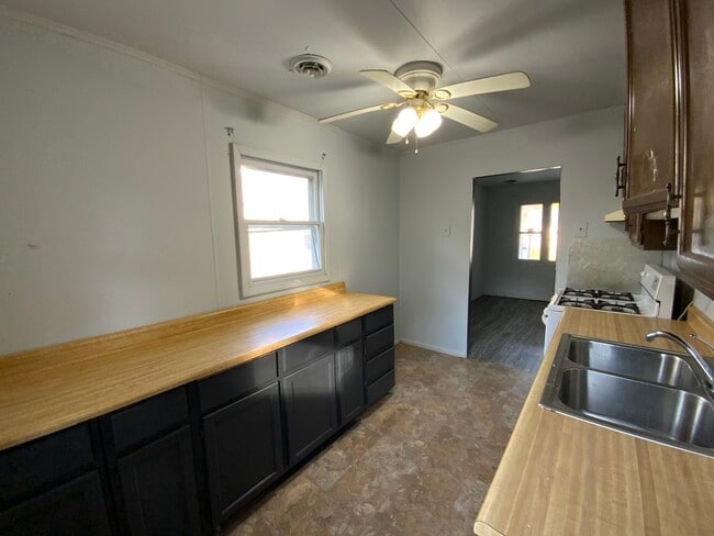 Photo - 226 Grace St