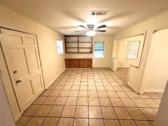 Photo - 3925 Camilla Dr