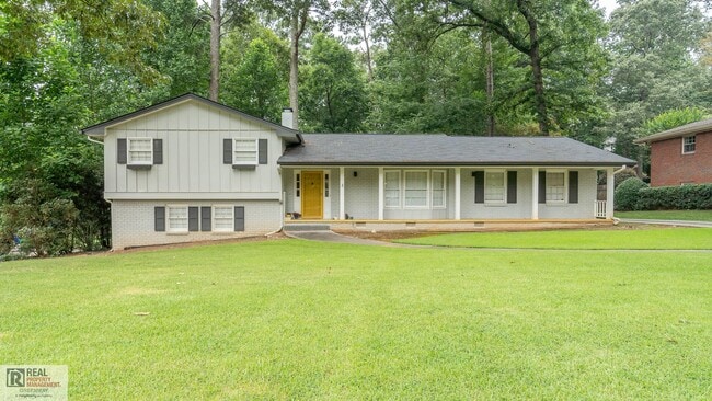 Building Photo - The Heart of Dunwoody Rental
