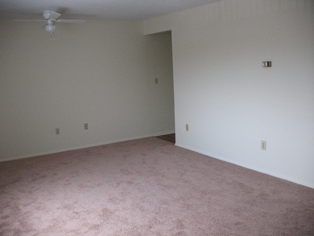 Photo - Bowling Green Village