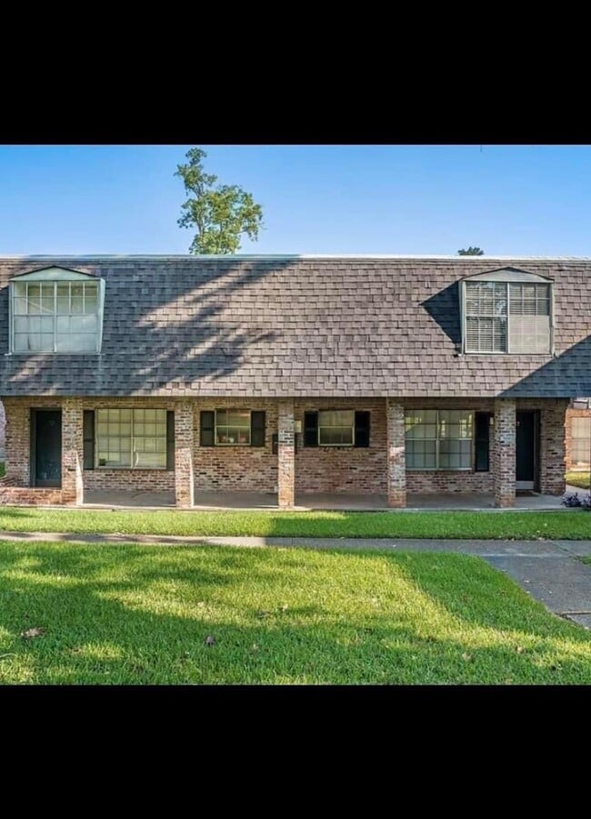 Building Photo - 3820 Fairfield Ave Rental
