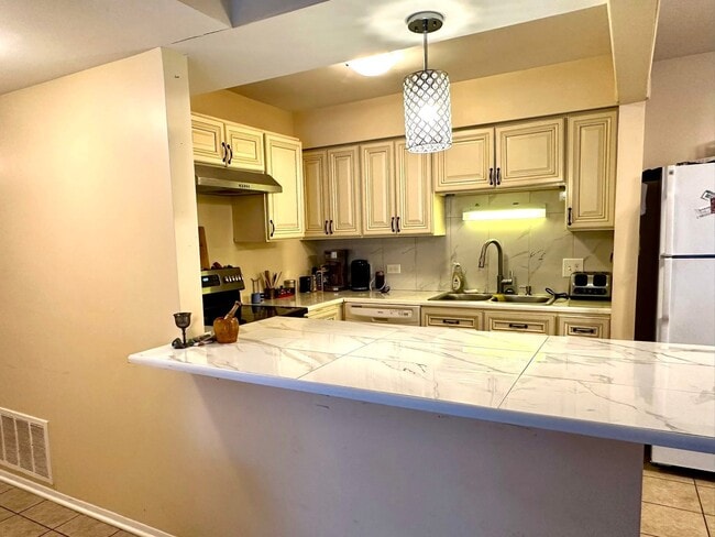 Photo - 6169 Knoll Wood Rd Unit 104