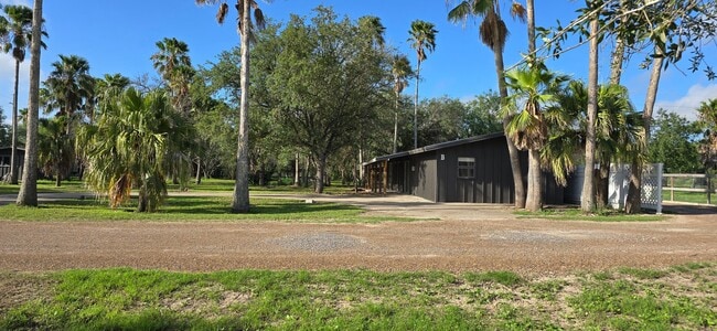 Photo - 1709 E Sioux Rd
