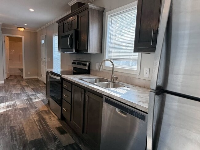 Photo - 10610 State Rte 762