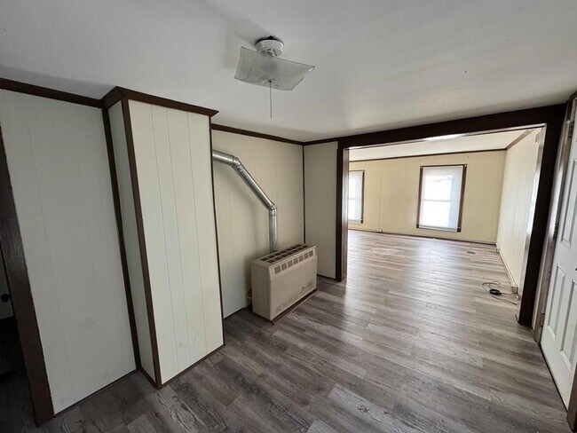 Photo - 339 E Market St Ext